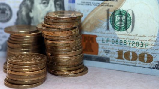 В Украине подрос курс доллара, а евро обвалился