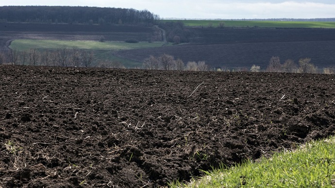 Президент Украины  подписал закон о продлении моратория на продажу сельхозземель до 2020 года.