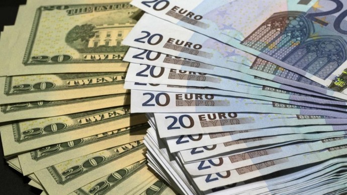 В НБУ отменили ограничения на покупку валюты за кредитные средства