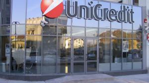 UniCredit откладывает капиталовложения в Украину